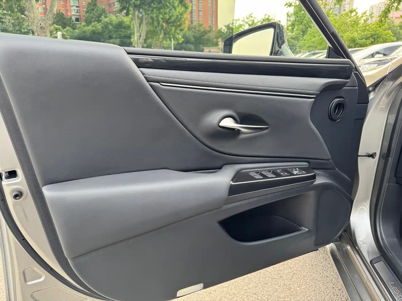 Lexus ES 2018 300h Excellence Edition China V фото 12