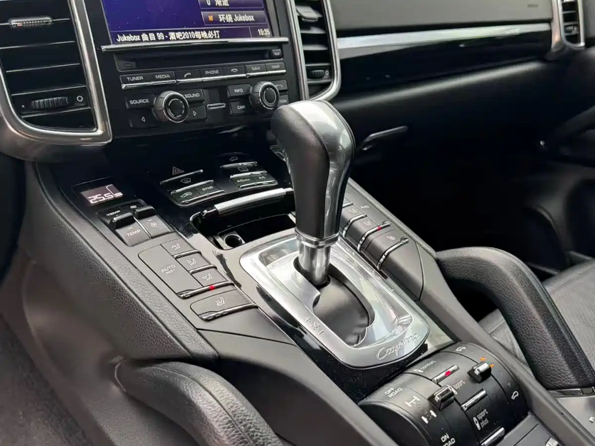 Porsche Cayenne 2015 Cayenne 3.0T фото 16
