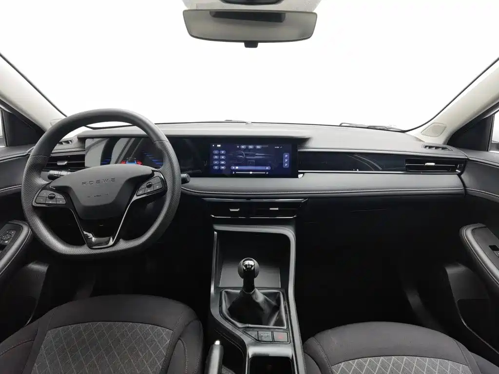 Фото 5 - Roewe i5