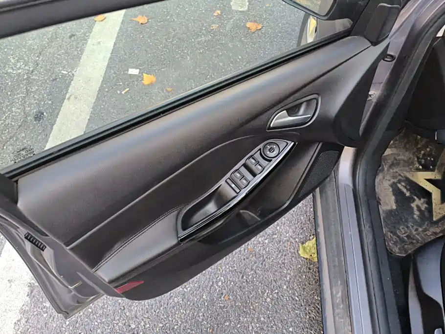 Фото 7 - Ford Focus