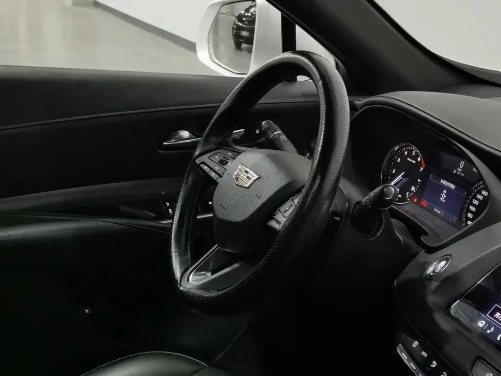 Photo 22 - Cadillac XT4
