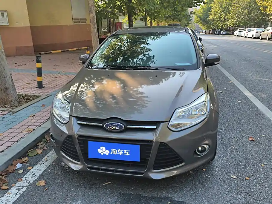 Фото 2 - Ford Focus