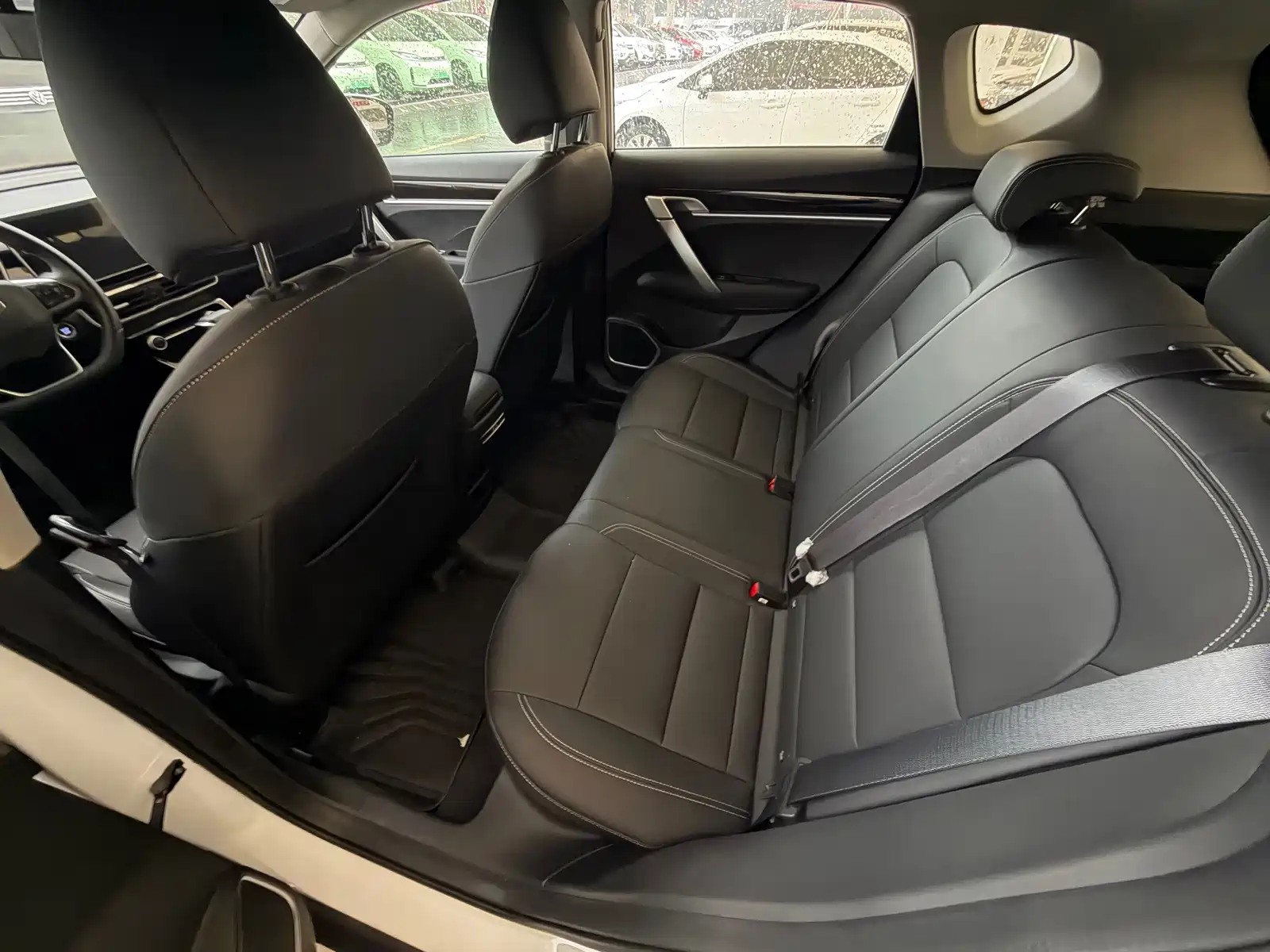 Фото 5 - Geely Coolray