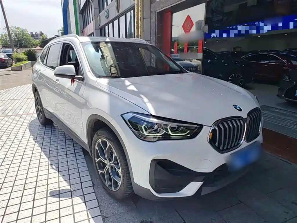 BMW X1 2022 sDrive25Li Leading фото 4