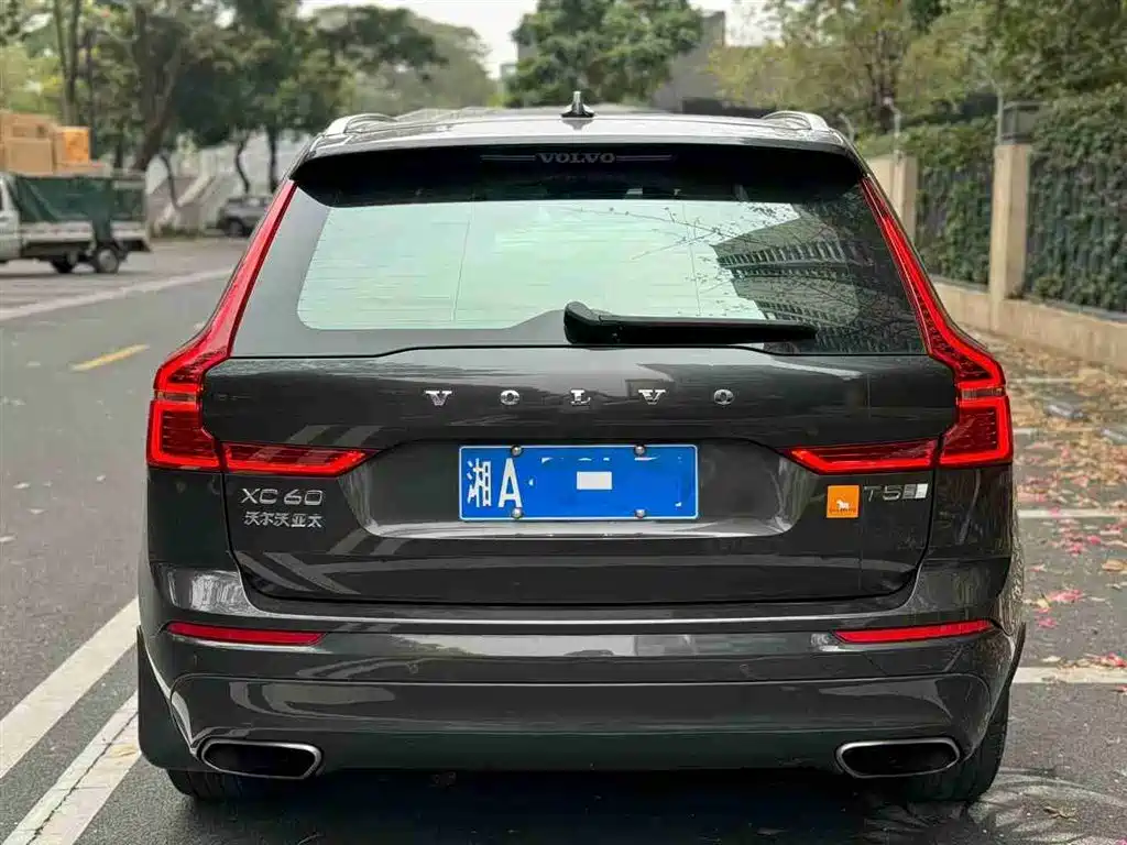 Volvo XC60 2018 T5 AWD Inscription Edition фото 5
