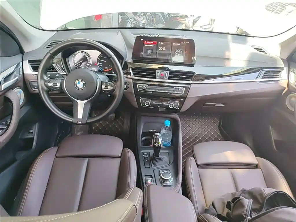 BMW X1 2022 sDrive25Li Leading фото 10