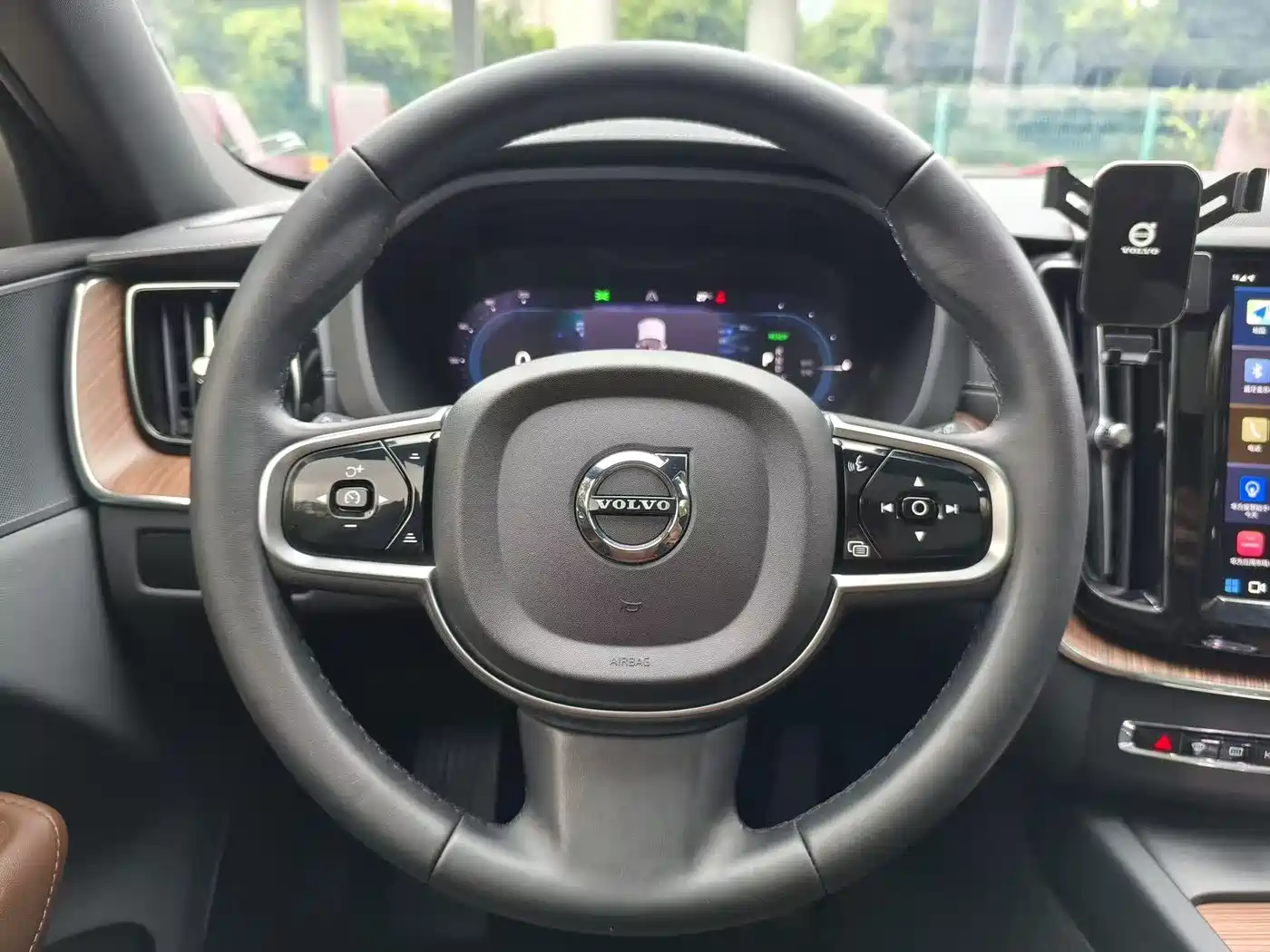 VOLVO XC60 PLUG-IN HYBRID