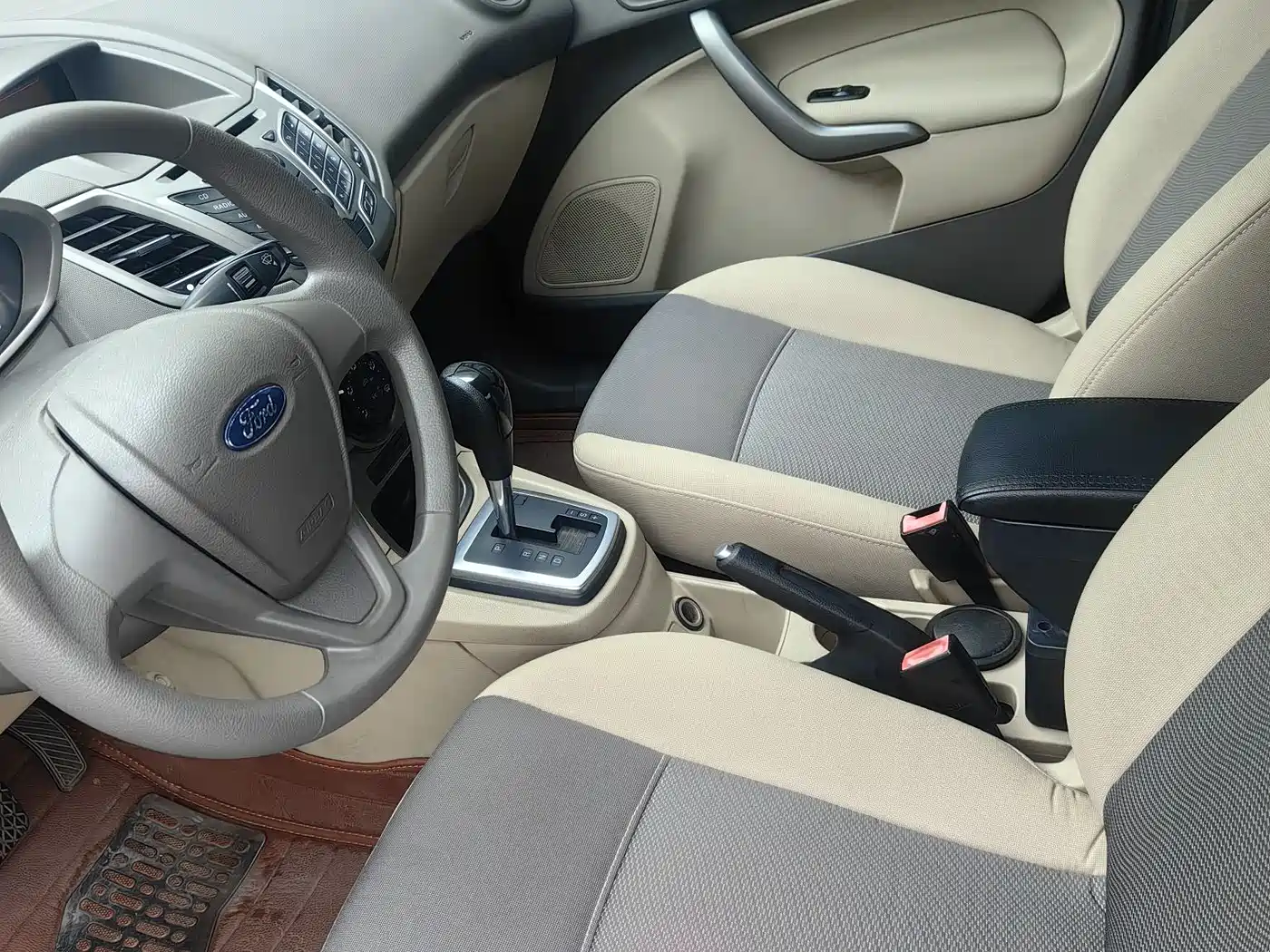 Photo 9 - Ford Fiesta