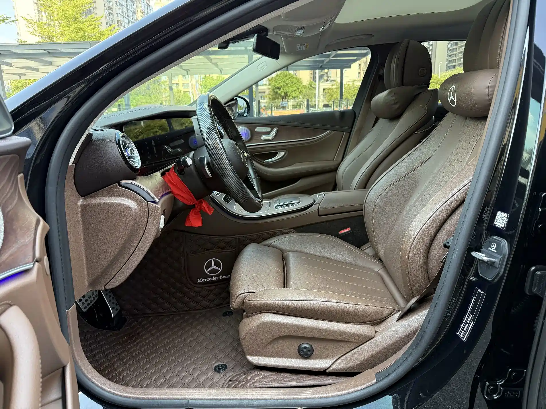 Фото 9 - Mercedes-Benz E-Class