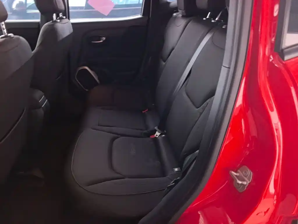 Фото 17 - Jeep Renegade