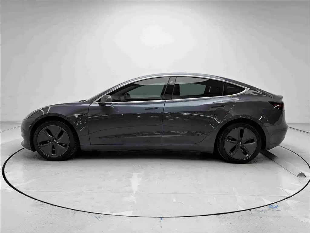 Photo 16 - Tesla Model 3 (Import)