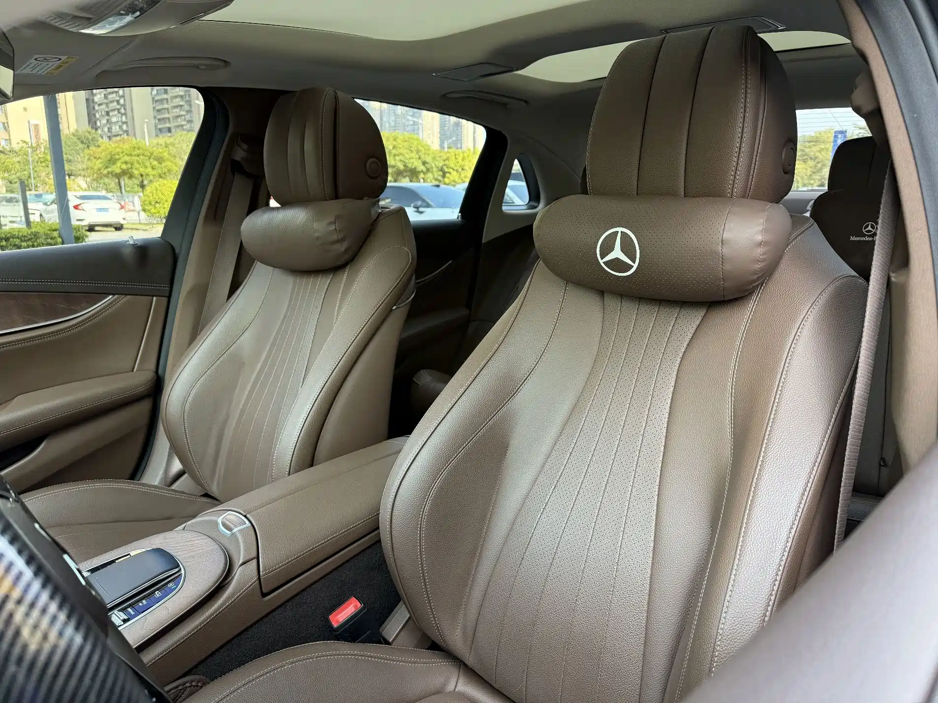 Фото 15 - Mercedes-Benz E-Class