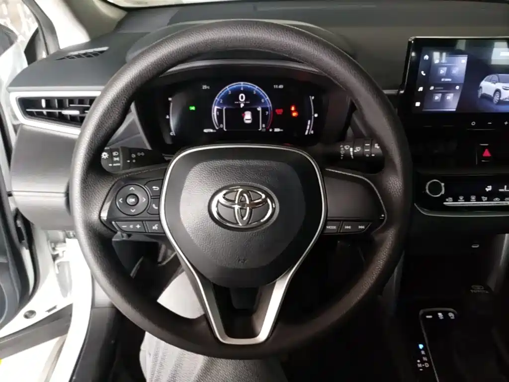 Toyota Frontlander 2023 2.0L CVT Elite Edition фото 11