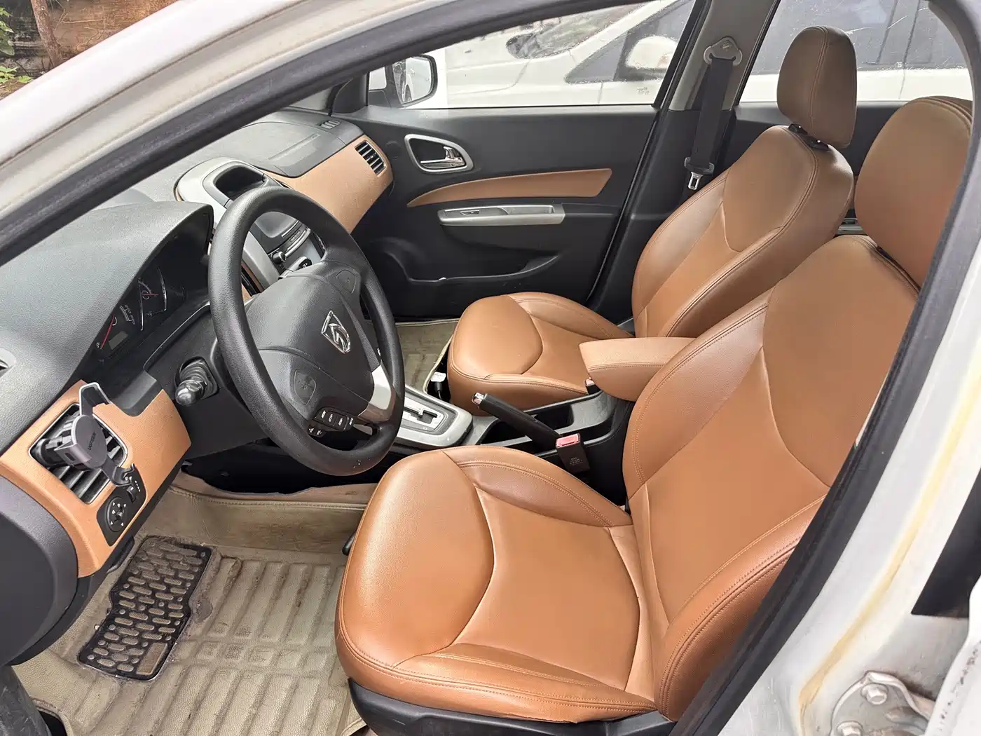 Baojun 630 2014 2013 1.5L Automatic Elite