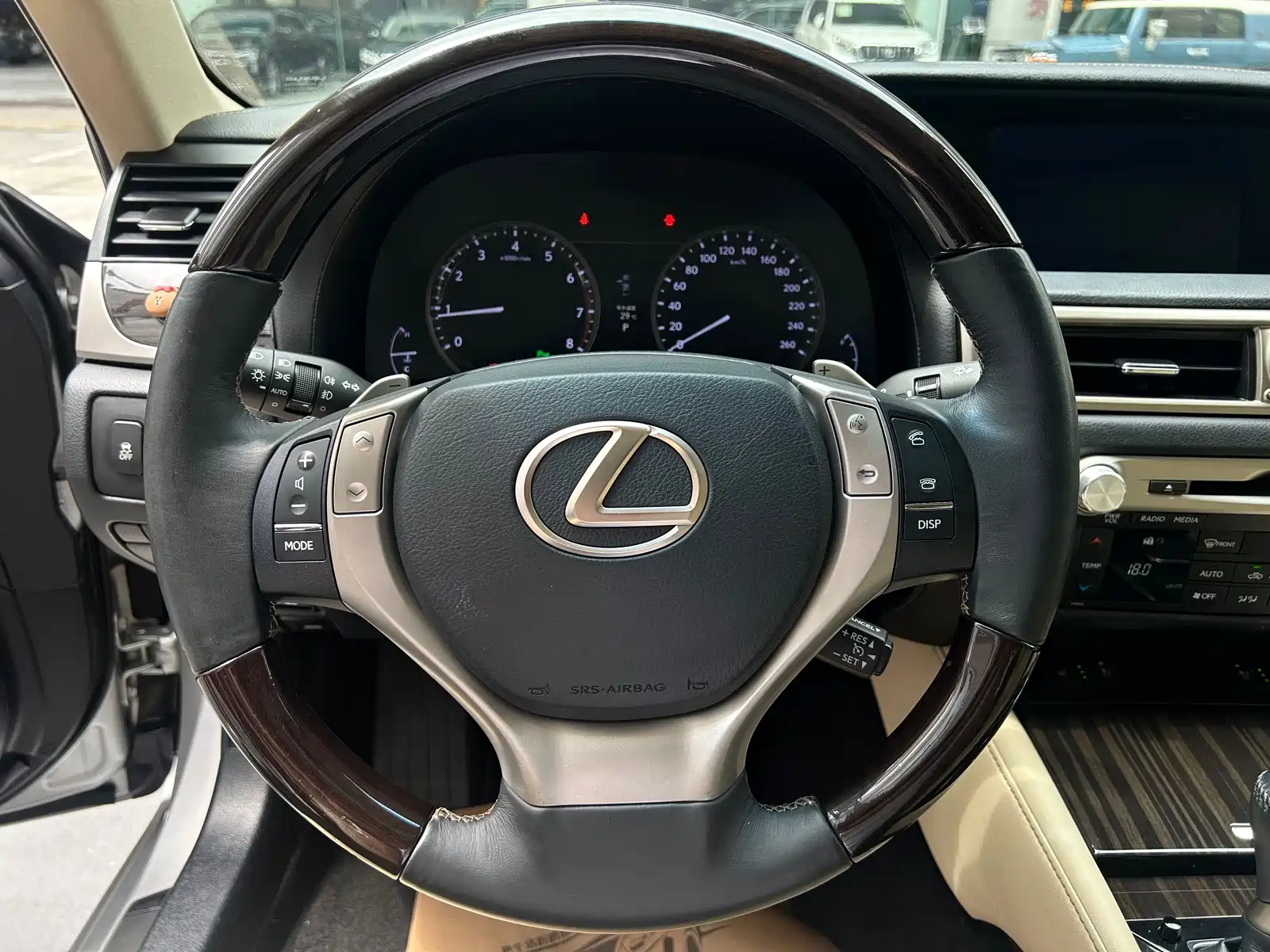 Фото 16 - Lexus GS