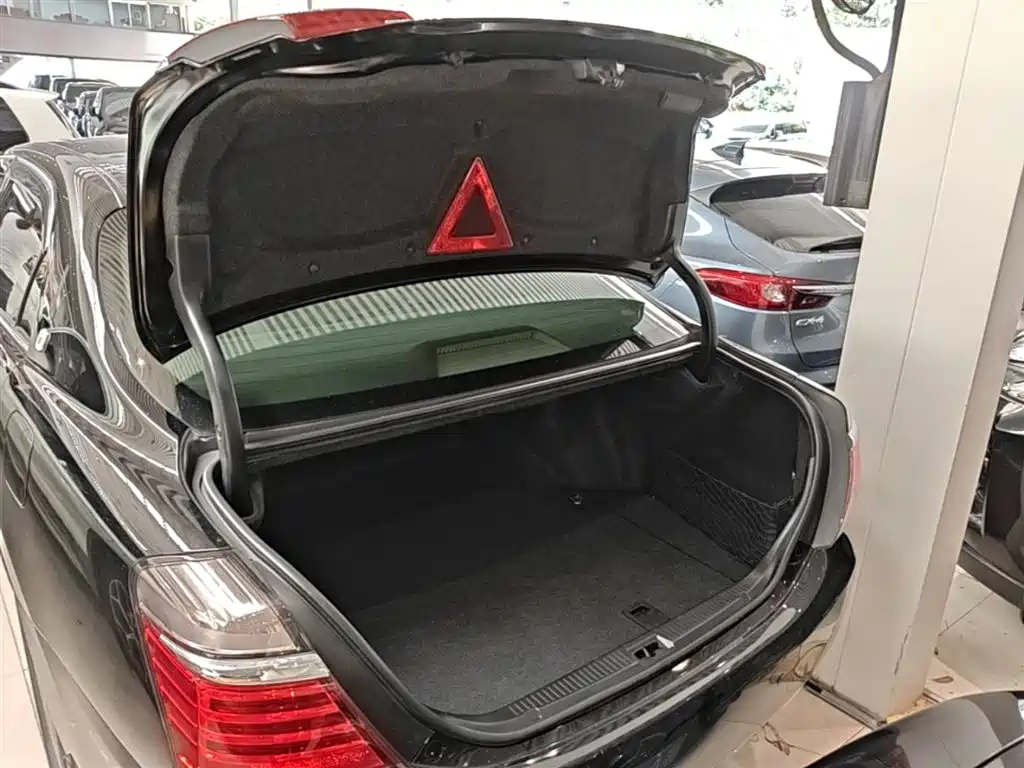 Toyota Crown 2012 2.5L Royal Leather Edition фото 19