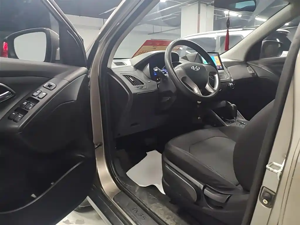Hyundai Beijing Hyundai ix35 2013 2.0L Automatic 2WD Comfort GL China IV фото 16