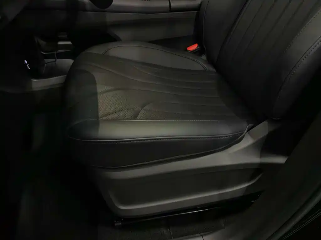 Chery Fengyun Fengyun T9 2026 2025 120 Long Range Premium 5-seater LFP