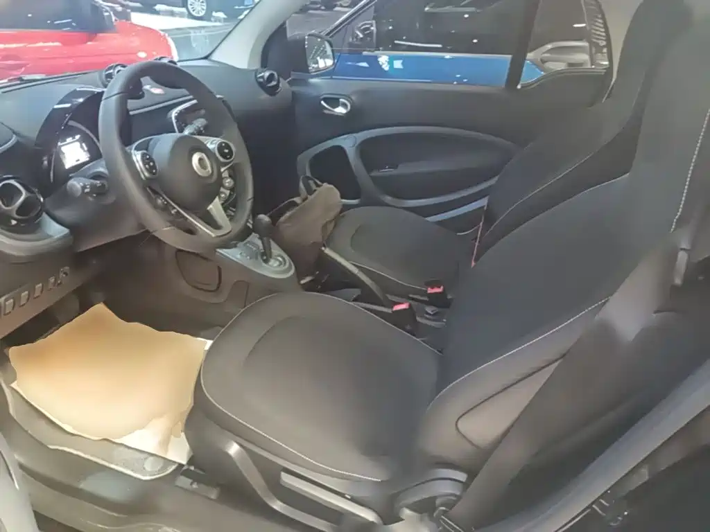smart fortwo 2019 2019 0.9T 66kW Hardtop Wind Edition China VI