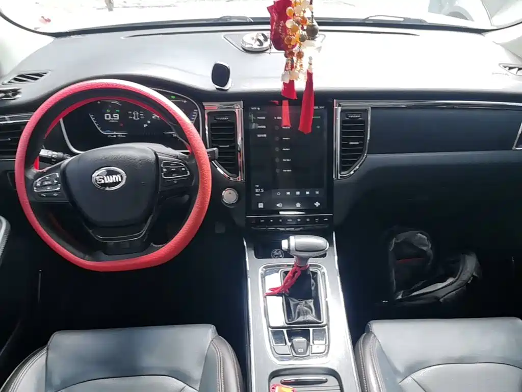 SWM Motor SWM G05 2021 2021 PRO 1.5T Automatic Luxury 7-seater