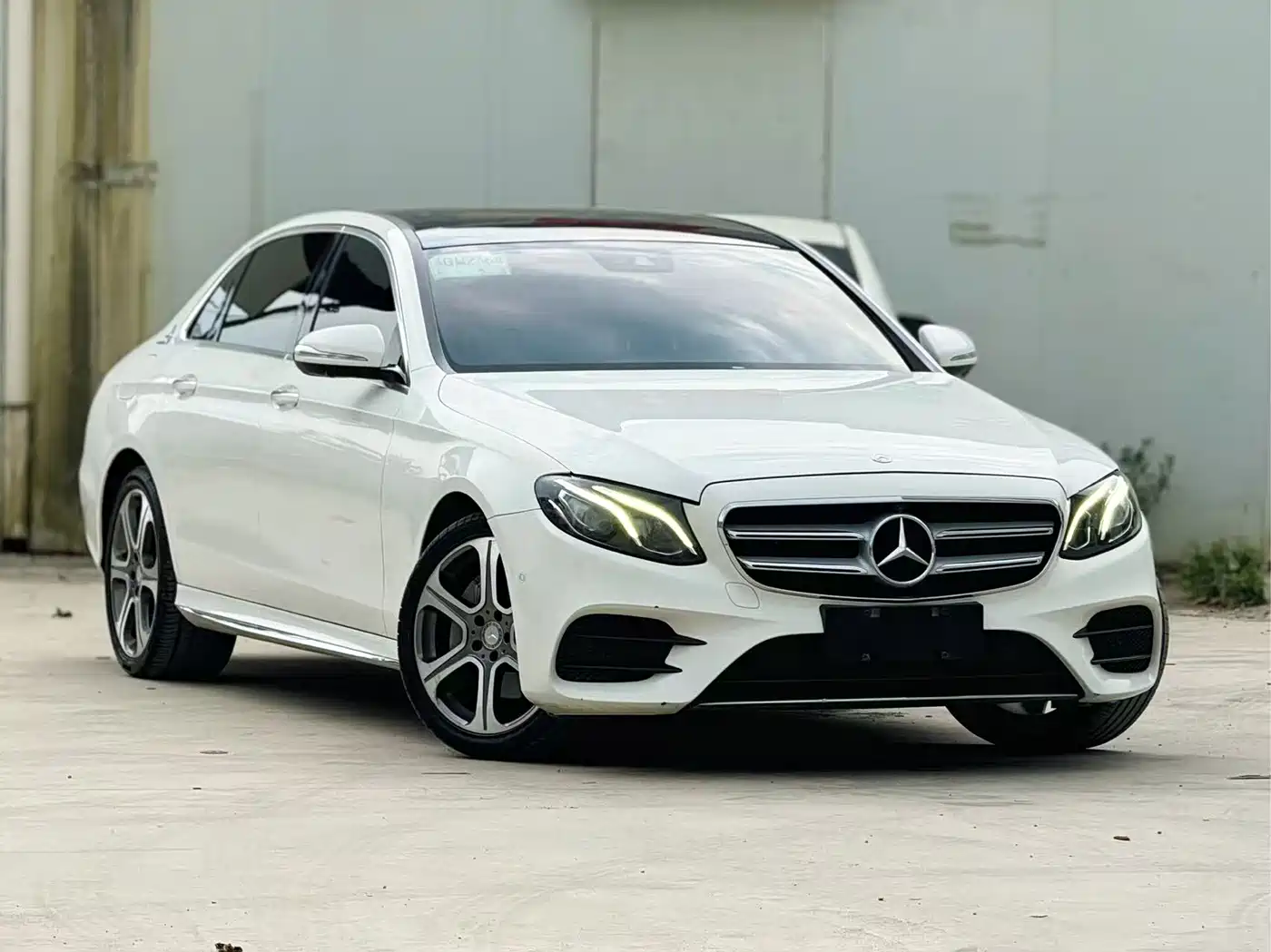 Mercedes-Benz E-Class 2016 E 300 L Sport Luxury фото 2