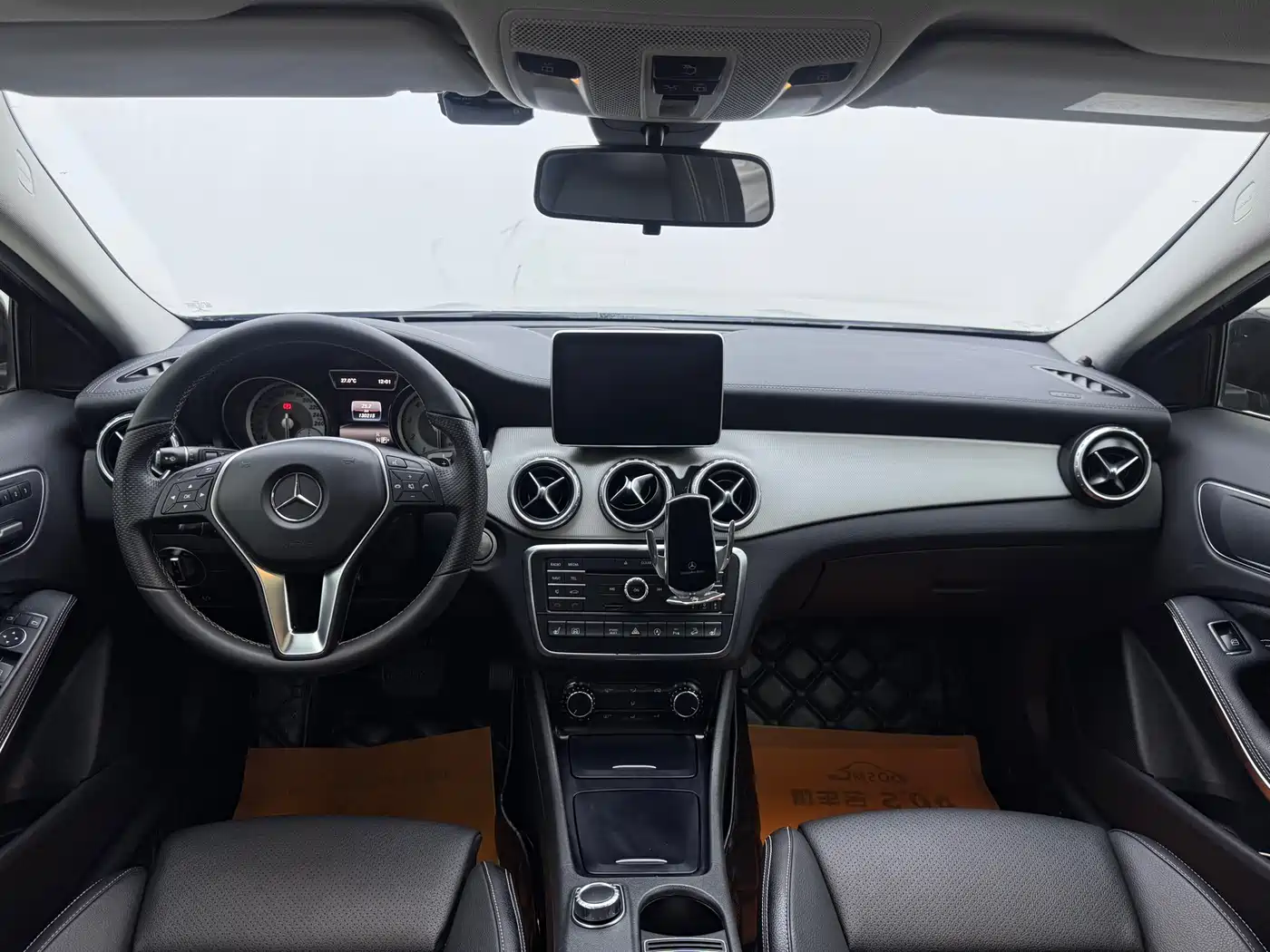 Mercedes-Benz GLA 2016 GLA 220 4MATIC Fashion фото 9
