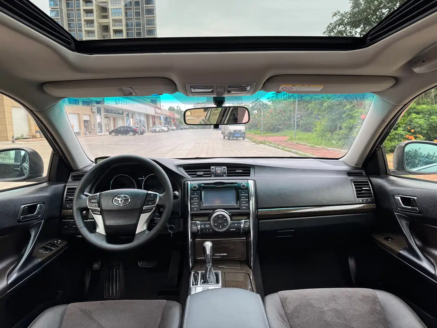 Toyota Reiz 2013 2.5V Premium Edition фото 16