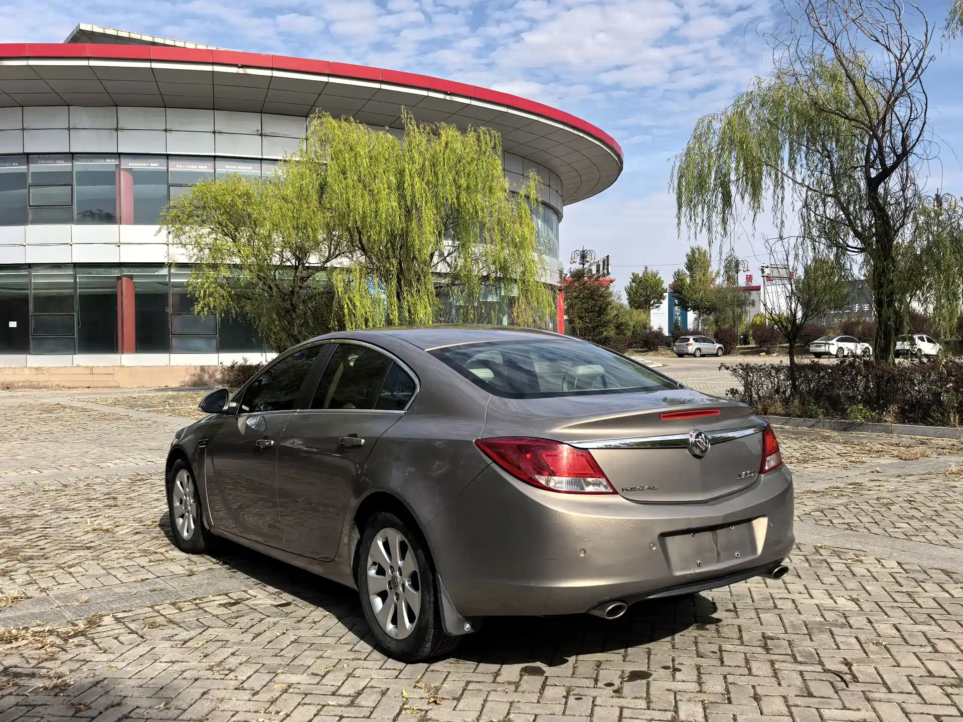 Photo 6 - Buick Regal