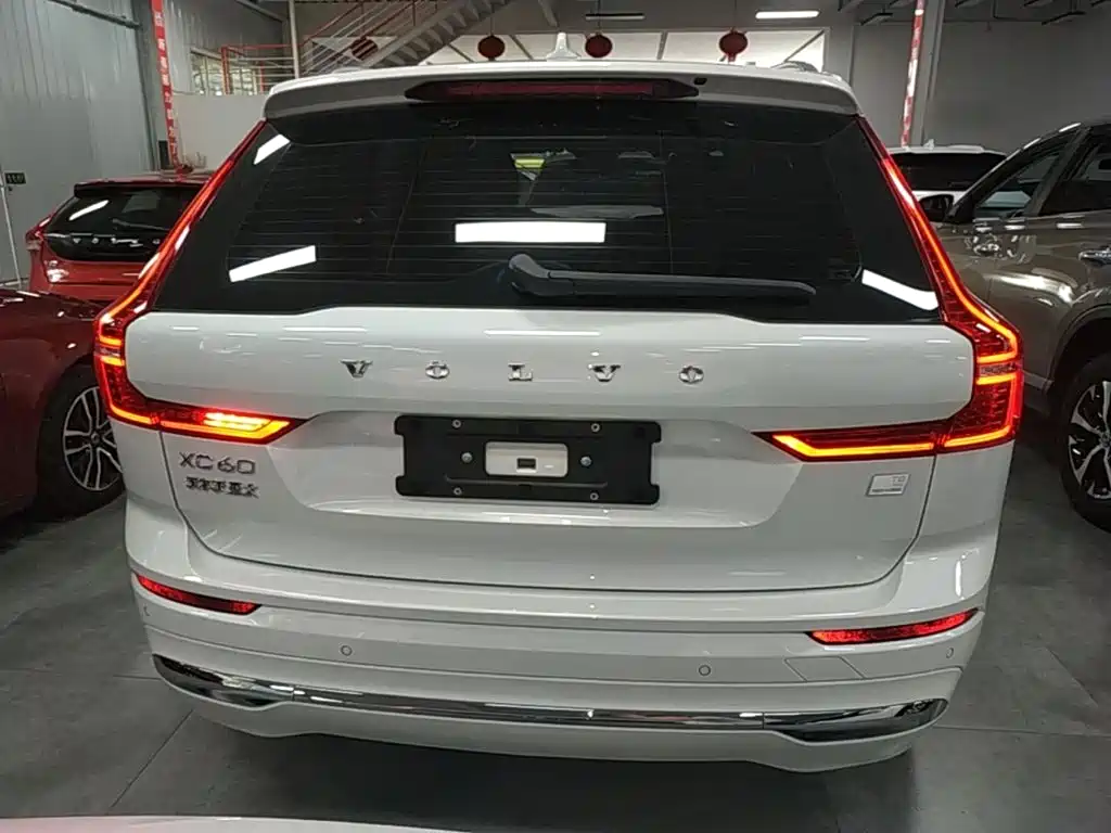 Фото 6 - Volvo XC60 Plug-in Hybrid