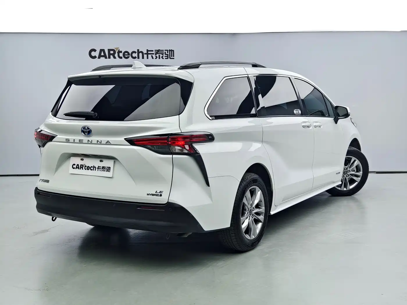 Toyota Sienna 2023 2.5L Hybrid Comfort Edition фото 4