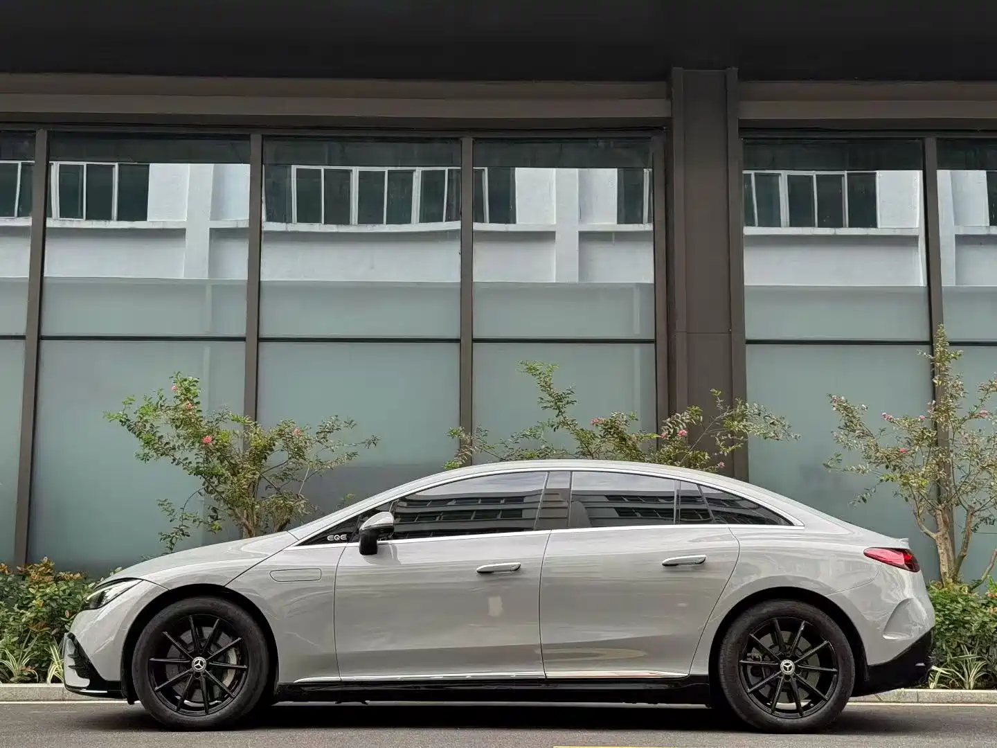 Фото 3 - Mercedes-Benz EQE