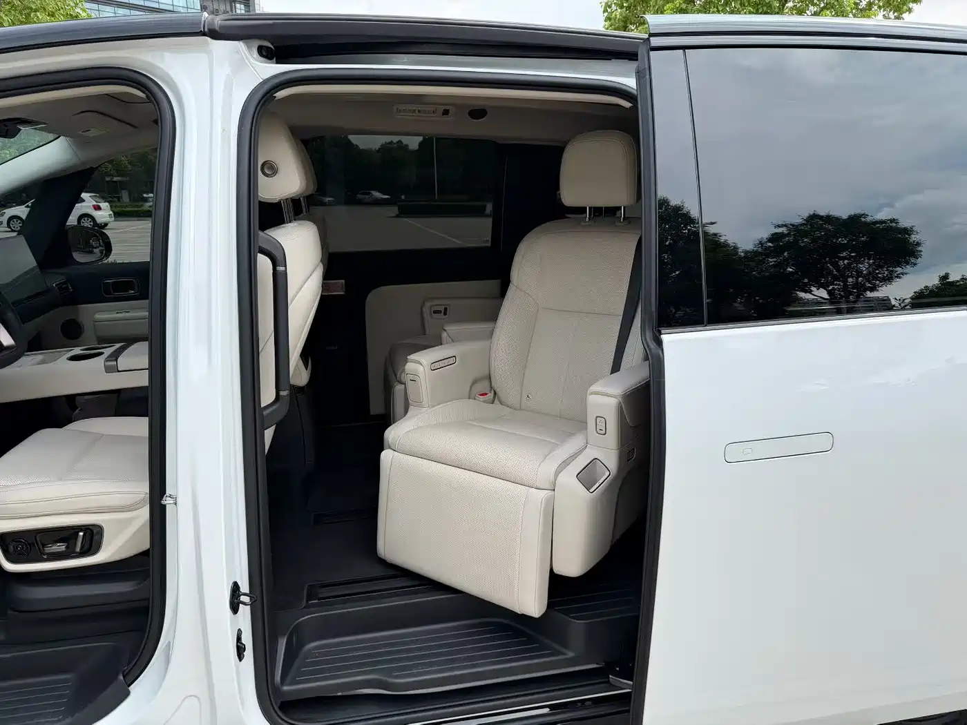 Li Auto MEGA 2025 2025 Model Home Family Special Edition