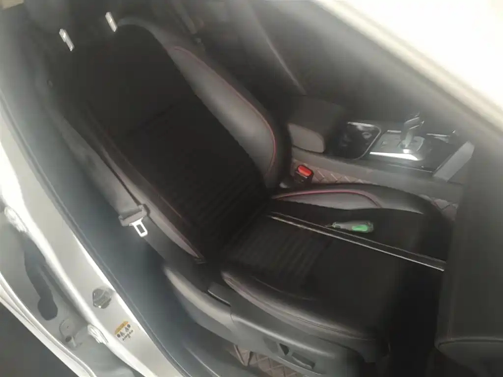 Land Rover Discovery Sport 2022 Model Year Facelift 249PS Metropolitan Edition фото 25