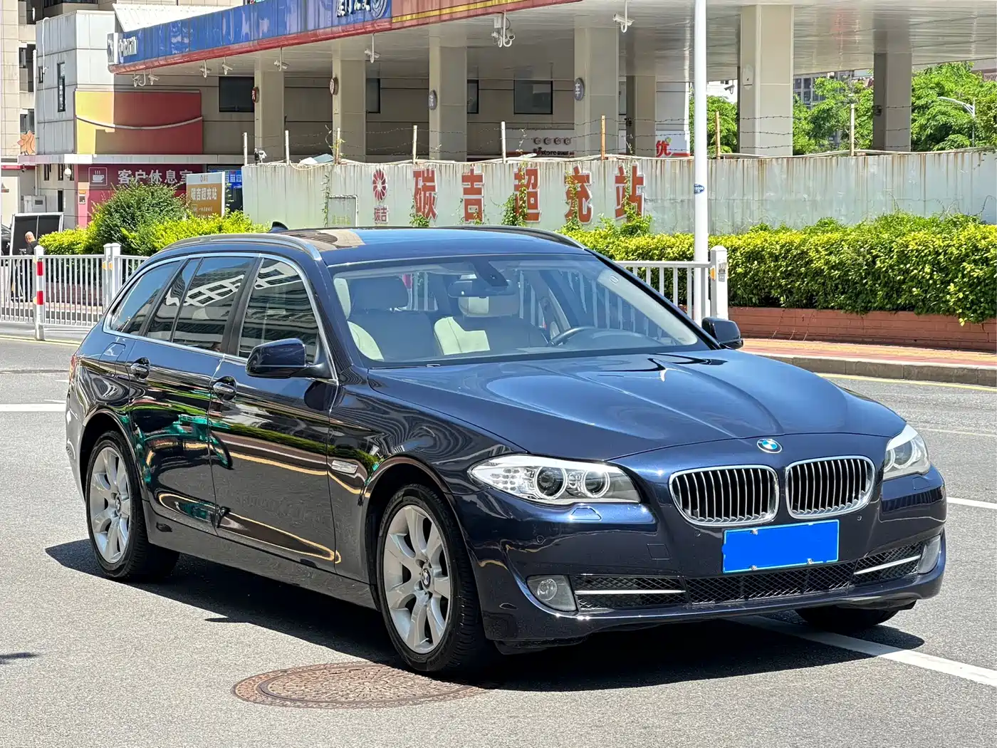 BMW 5 Series (Import) 2012 530i Leading Touring Edition фото 3