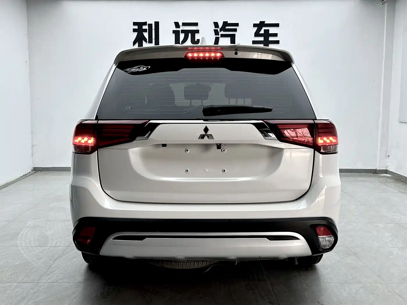 Mitsubishi Outlander 2019 2.0L 2WD Enjoy 5-Seater China VI фото 16