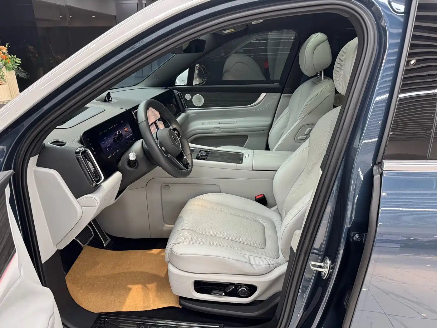Aito M9 2024 2024 Extended Range Ultra 42kWh 6-Seater