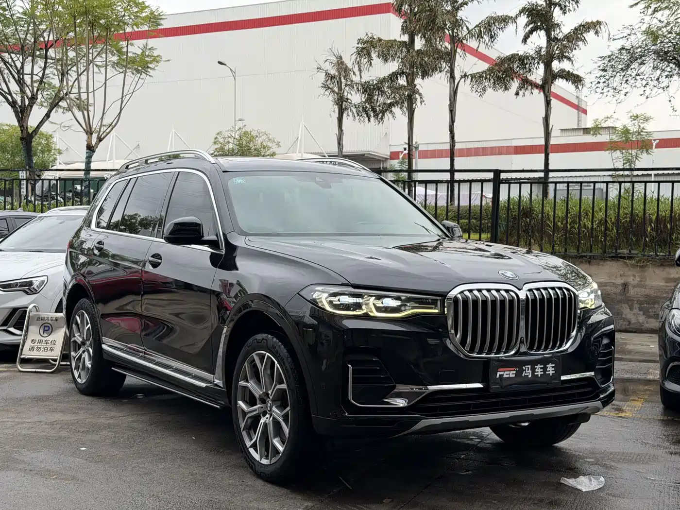 Фото 1 - BMW X7