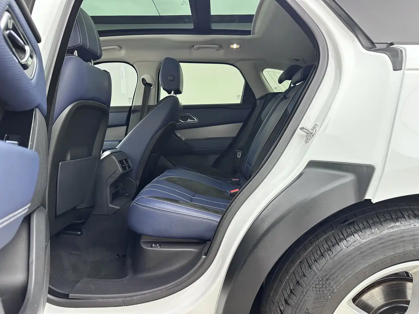 Фото 4 - Land Rover Range Rover Velar