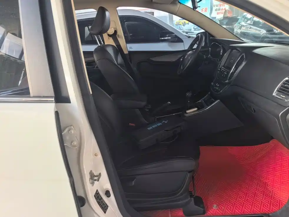 Baojun 560 2016 2015 1.8L Manual Luxury