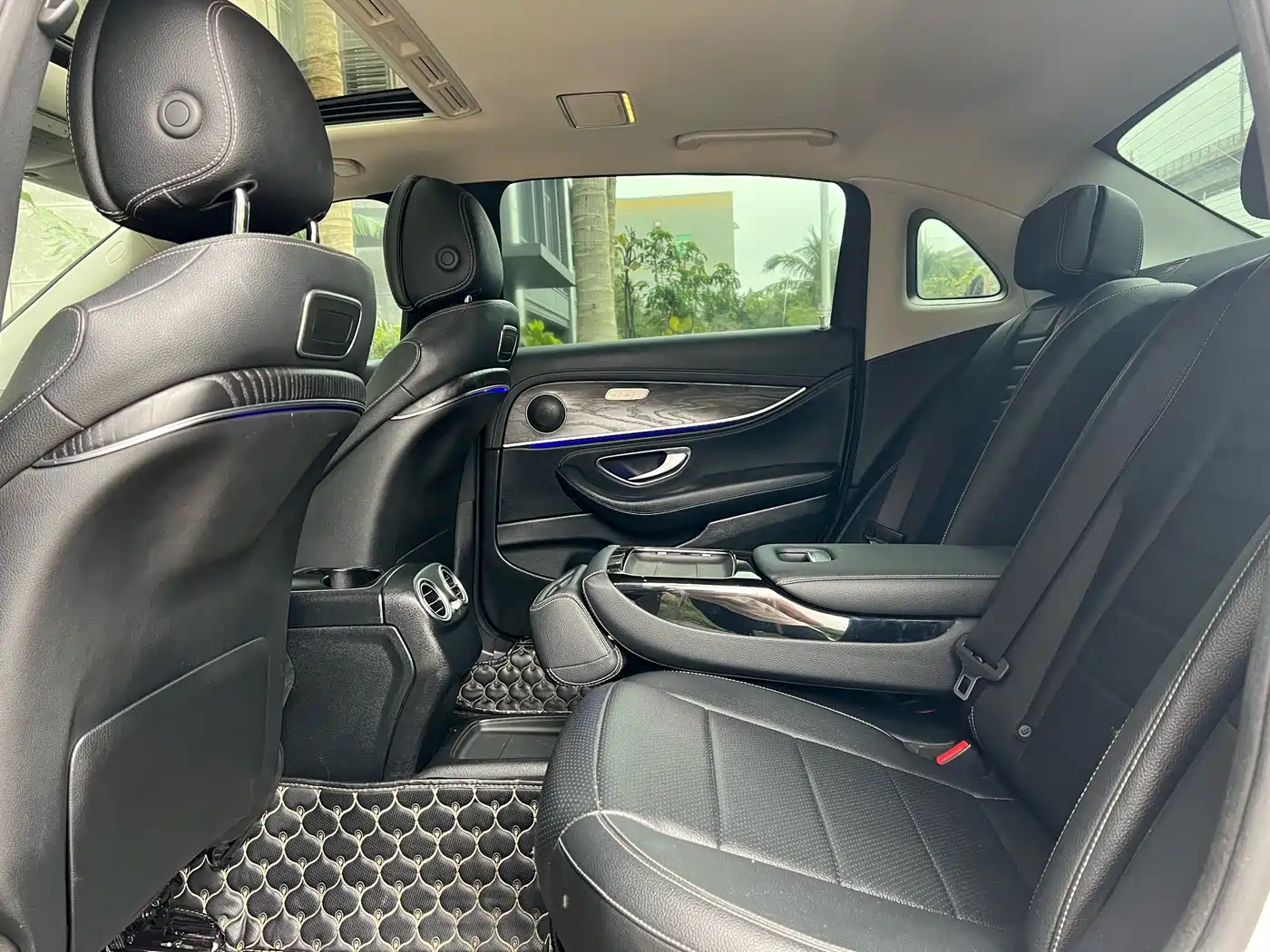 Mercedes-Benz E-Class 2016 E 200 L Sport Type фото 15
