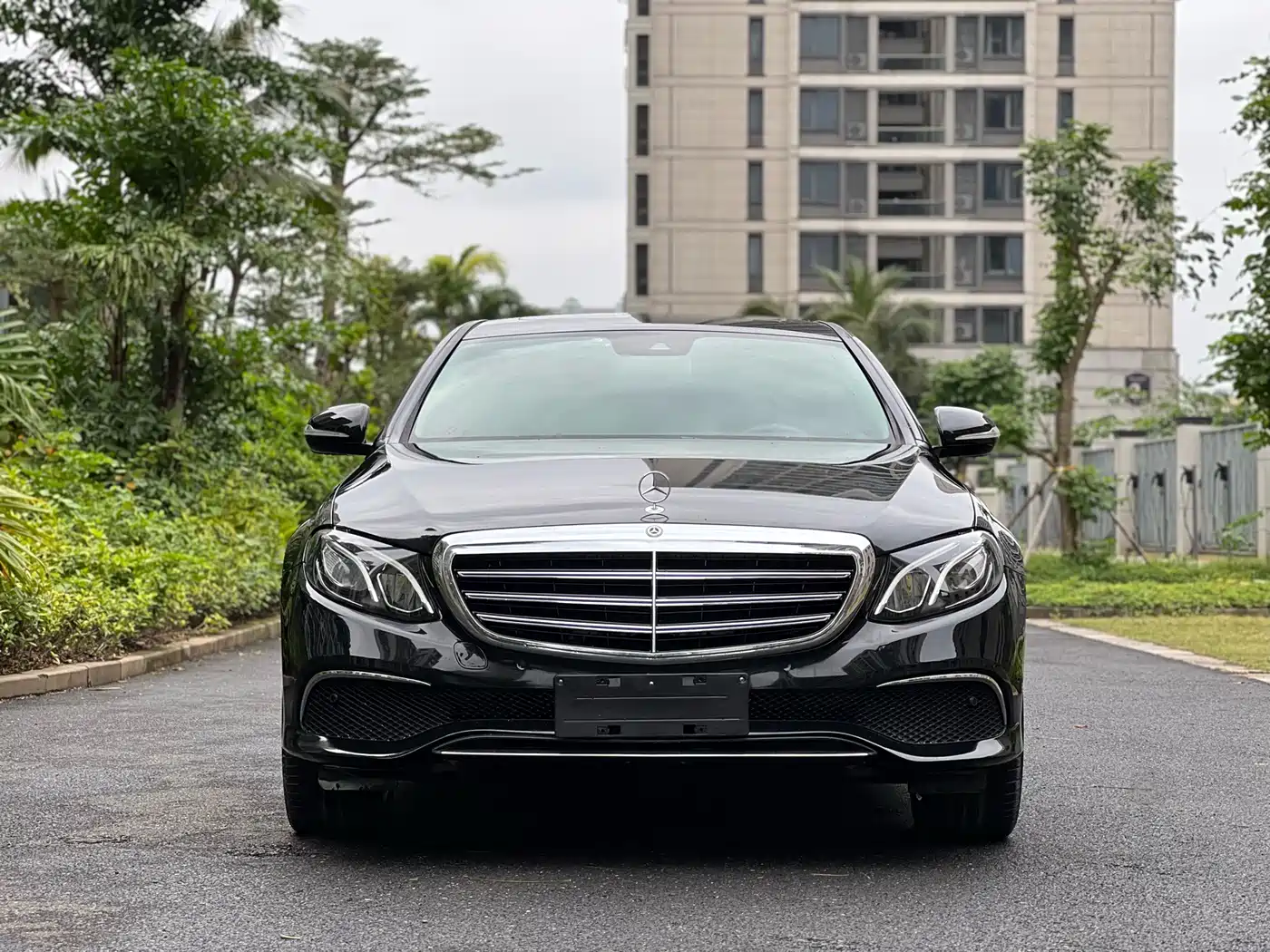 Mercedes-Benz E-Class 2016 E 200 L Sport Type фото 11