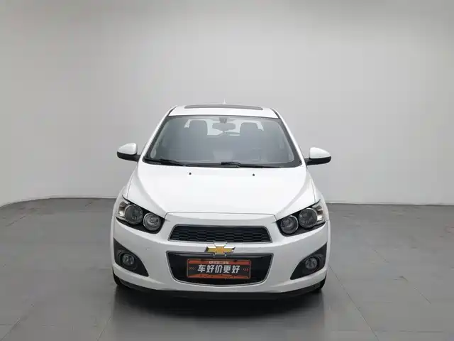 Chevrolet Aveo 2011 Hatchback 1.6L AT SX — фото 3