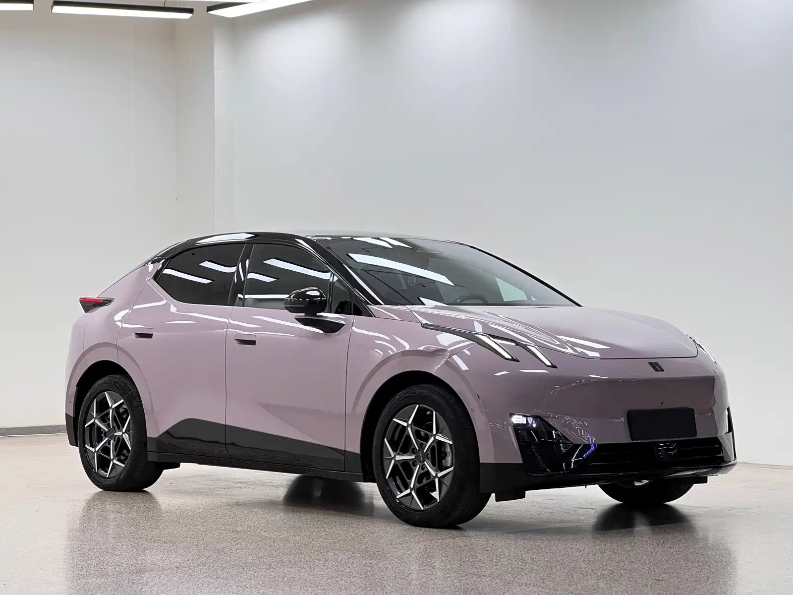 Фото 3 - Lynk & Co Z20