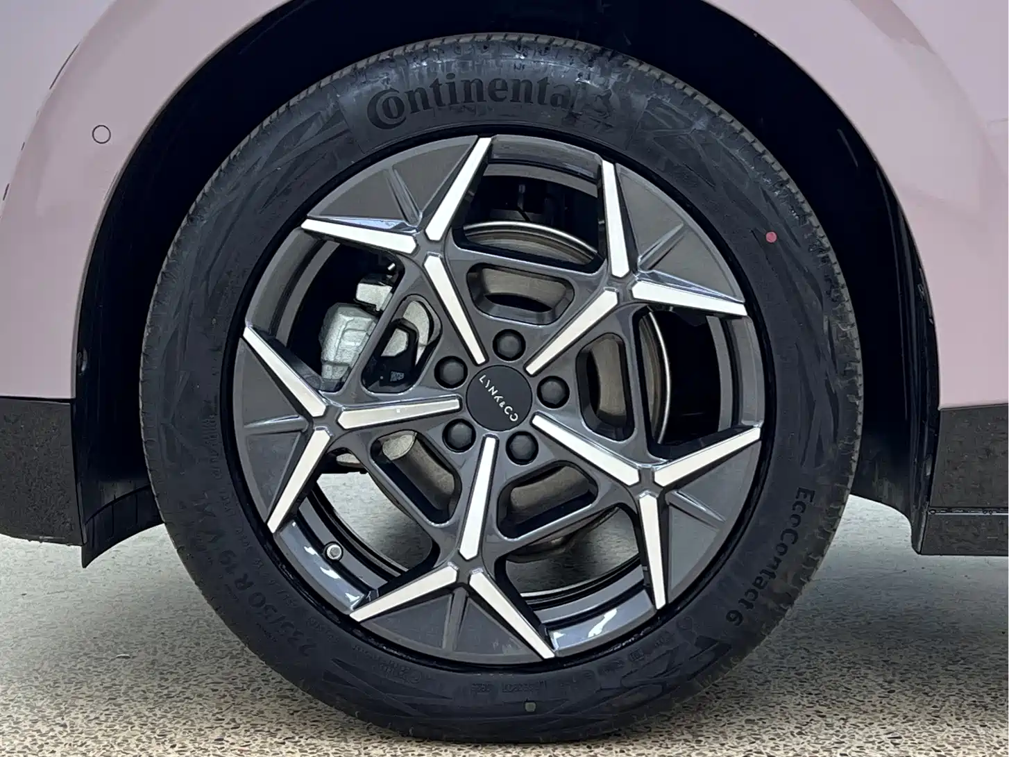 Фото 10 - Lynk & Co Z20
