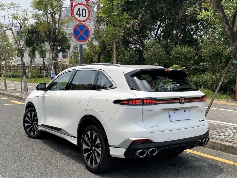 CHANG'AN CS75PLUS