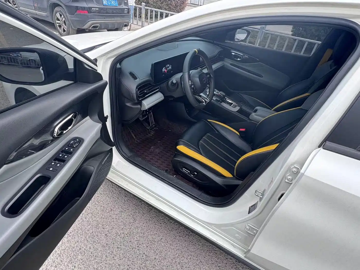 GAC Trumpchi Trumpchi Emkoo 2023 270T DCT J16 Edition фото 4