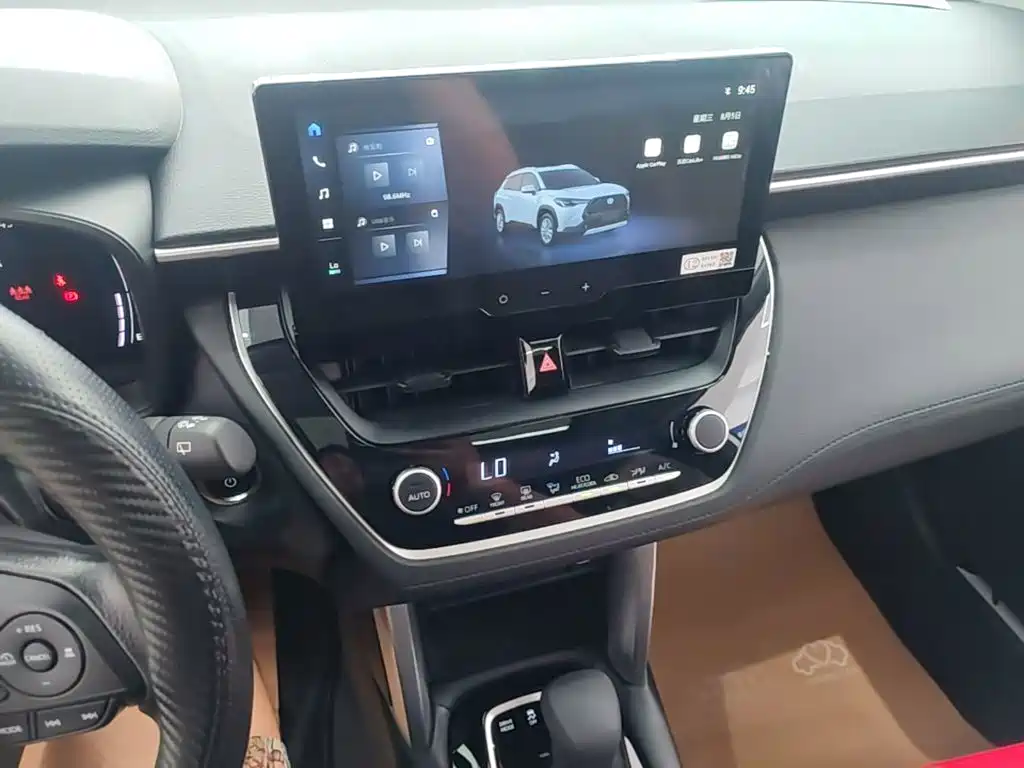Фото 20 - Toyota Corolla Cross