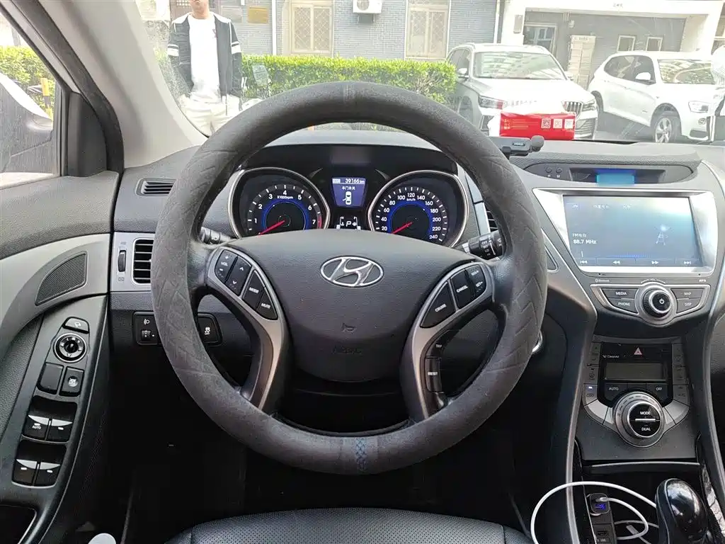Hyundai Langdong 2015 1.6L Auto Exclusive фото 3