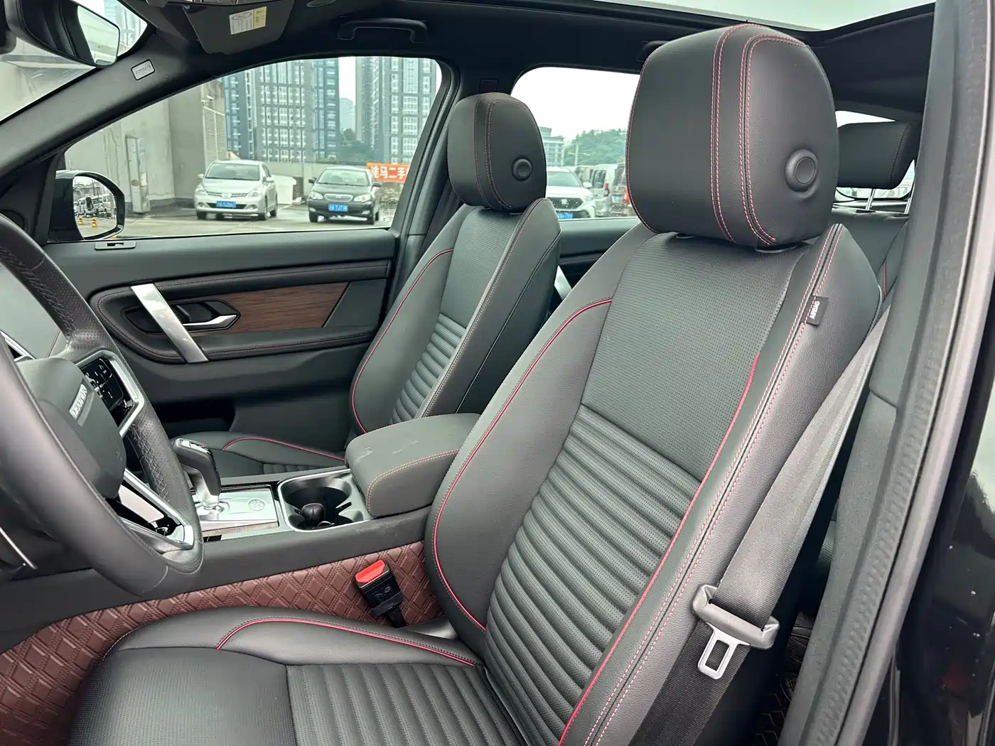 Land Rover Discovery Sport 2023 249PS R-Dynamic S Performance Version фото 10