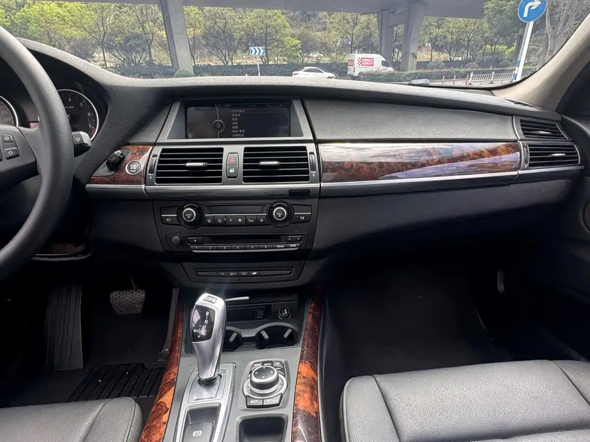 BMW X5 (Import) 2013 xDrive35i Leading фото 24
